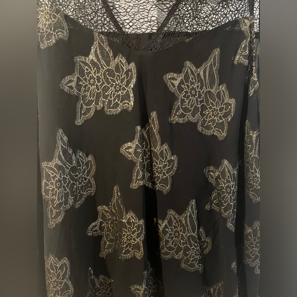 Love & Legend for Addition Elle Floral Lace Blouse - Picture 3 of 6